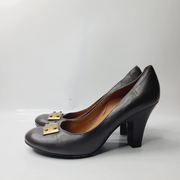 Marc Jacobs Women's Black Gold Leather Kitten Pump Heel Size US 9 - Picture 2 of 7